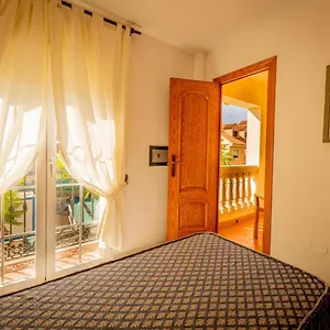 Cafe La Morena Bed and breakfast